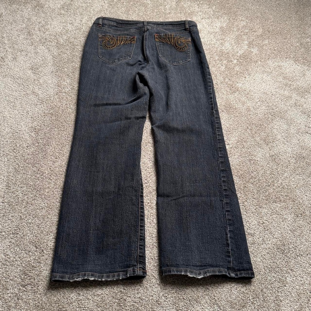 DENVER HAYES INDIGO "CLASSIC FIT" EMBELLISHED POCKET DENIM